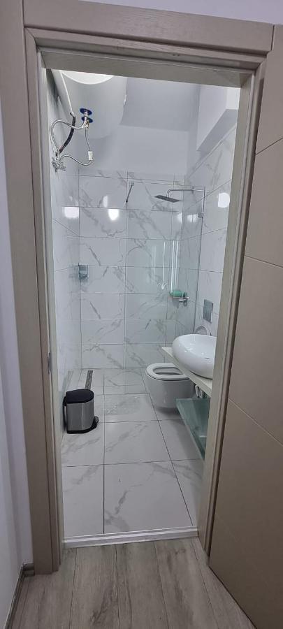 Suncoast Rooms Port Side Saranda Dış mekan fotoğraf