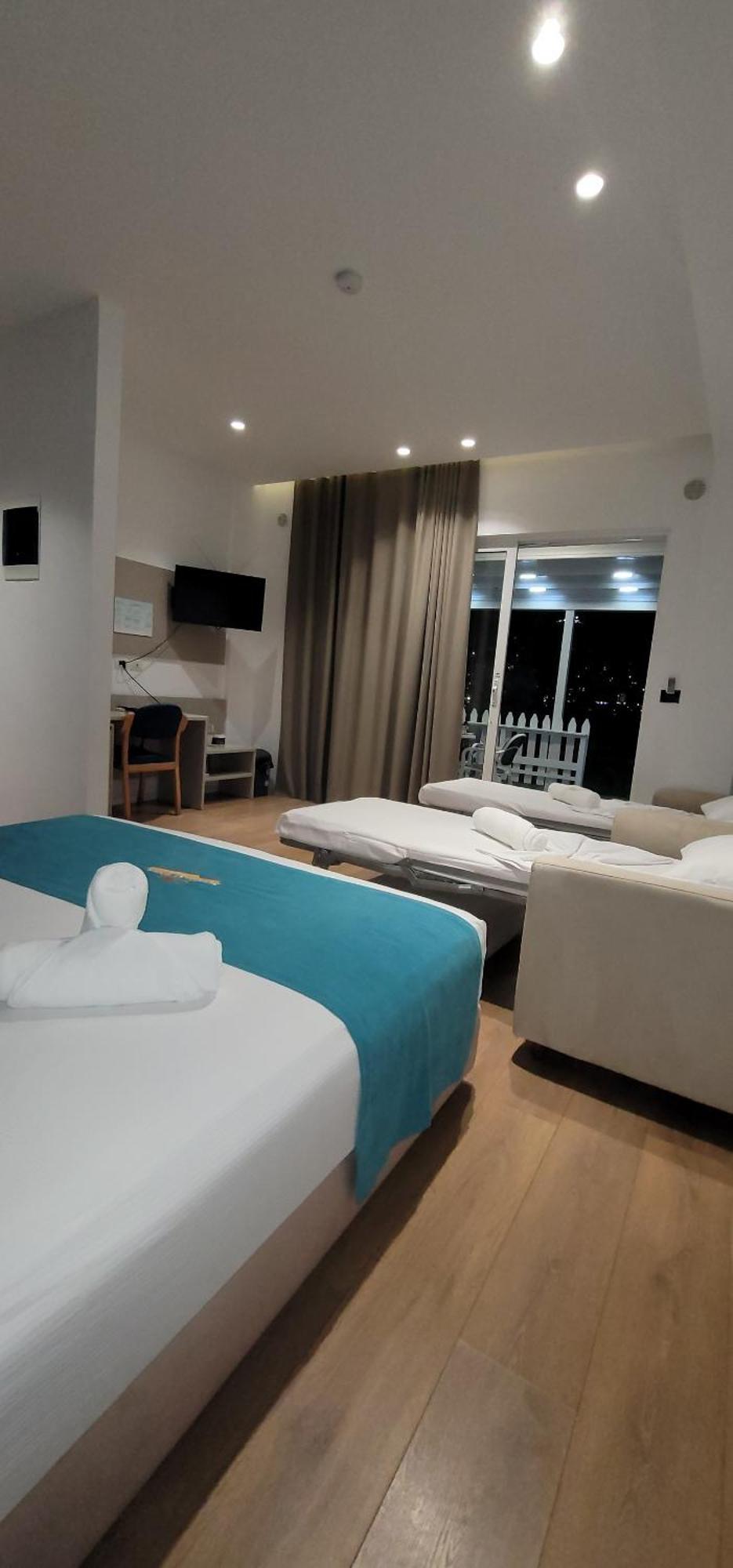 Suncoast Rooms Port Side Saranda Dış mekan fotoğraf