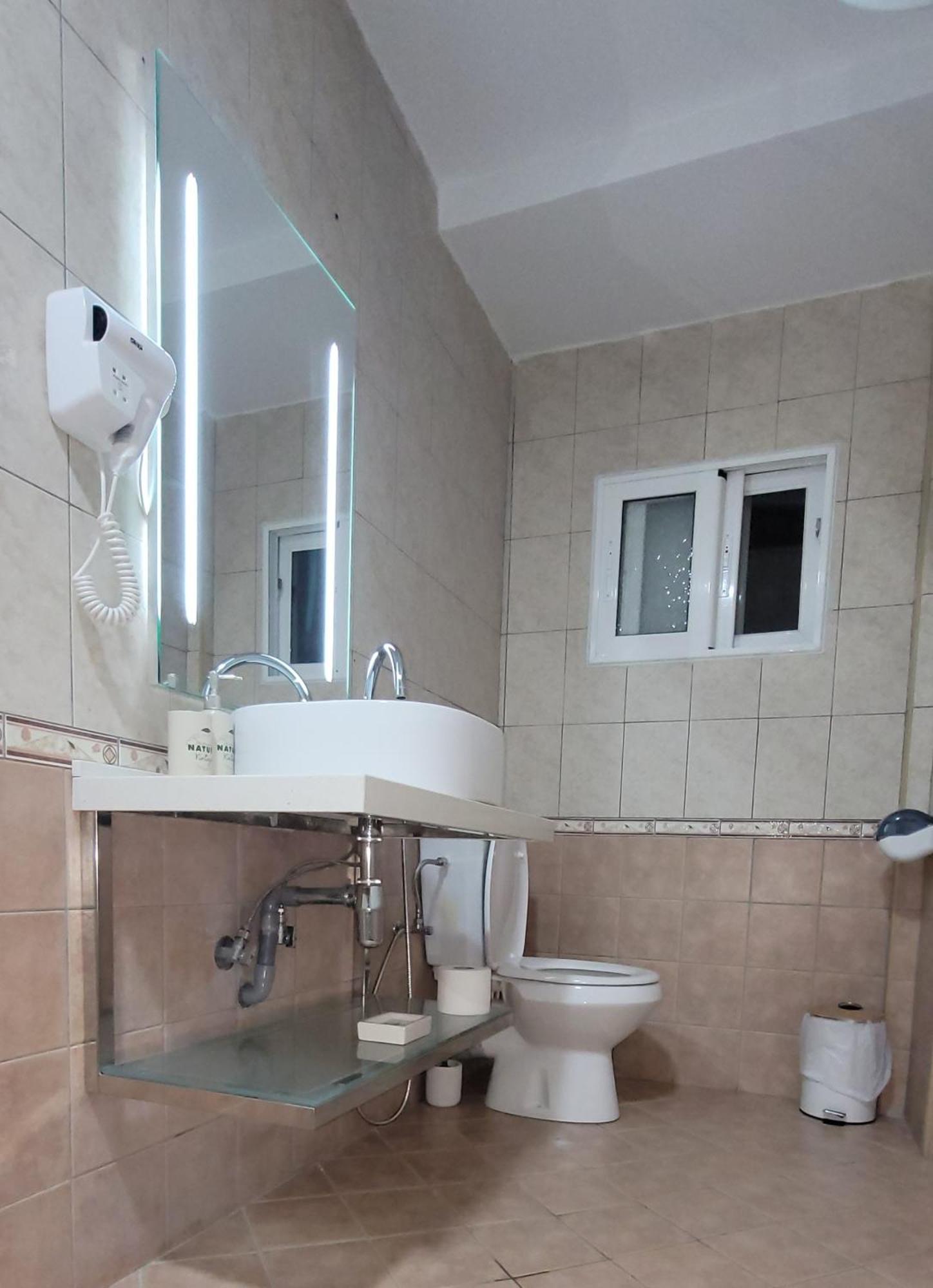 Suncoast Rooms Port Side Saranda Dış mekan fotoğraf